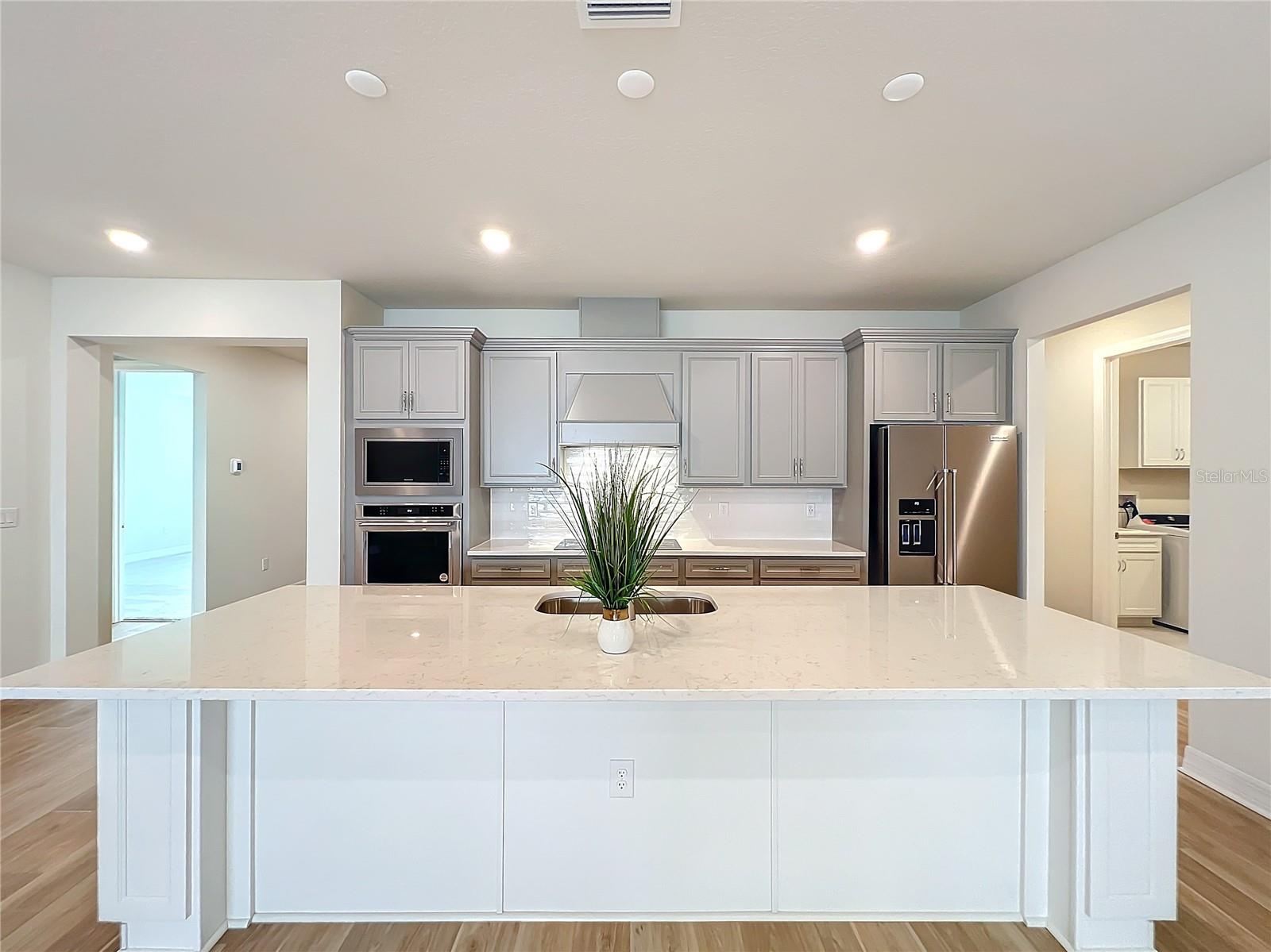 ESTS/LAKEVIEW PRESERVE - Residential Lease