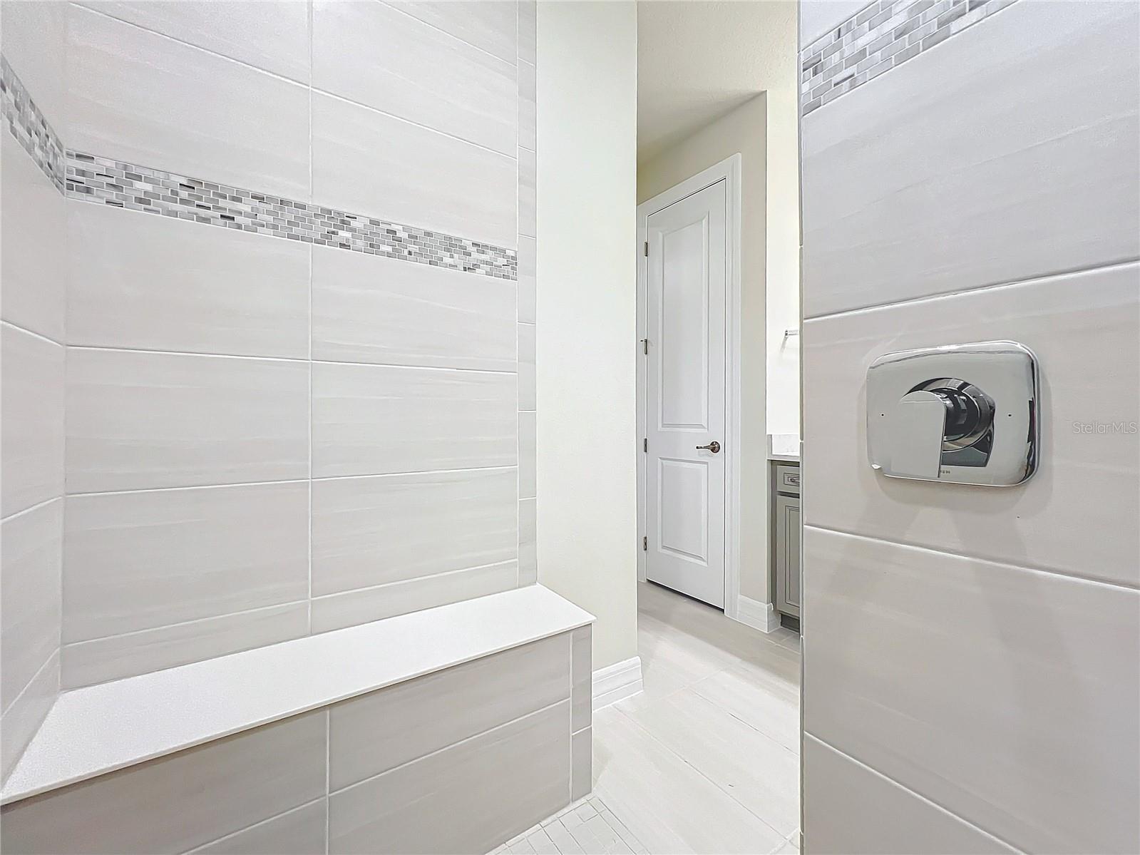 ESTS/LAKEVIEW PRESERVE - Residential Lease