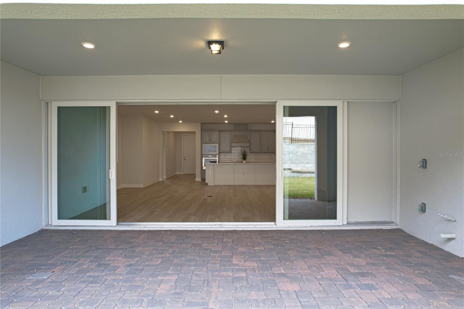 ESTS/LAKEVIEW PRESERVE - Residential Lease