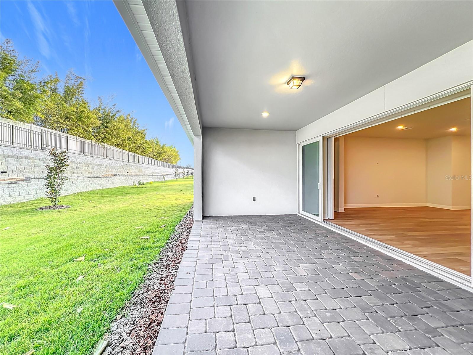 ESTS/LAKEVIEW PRESERVE - Residential Lease