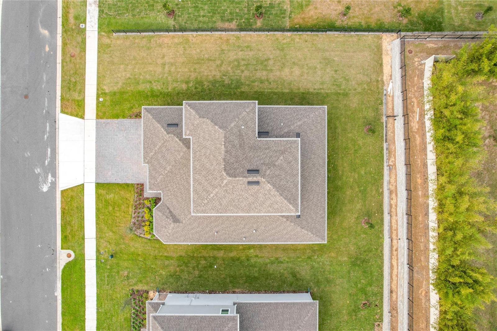 ESTS/LAKEVIEW PRESERVE - Residential Lease