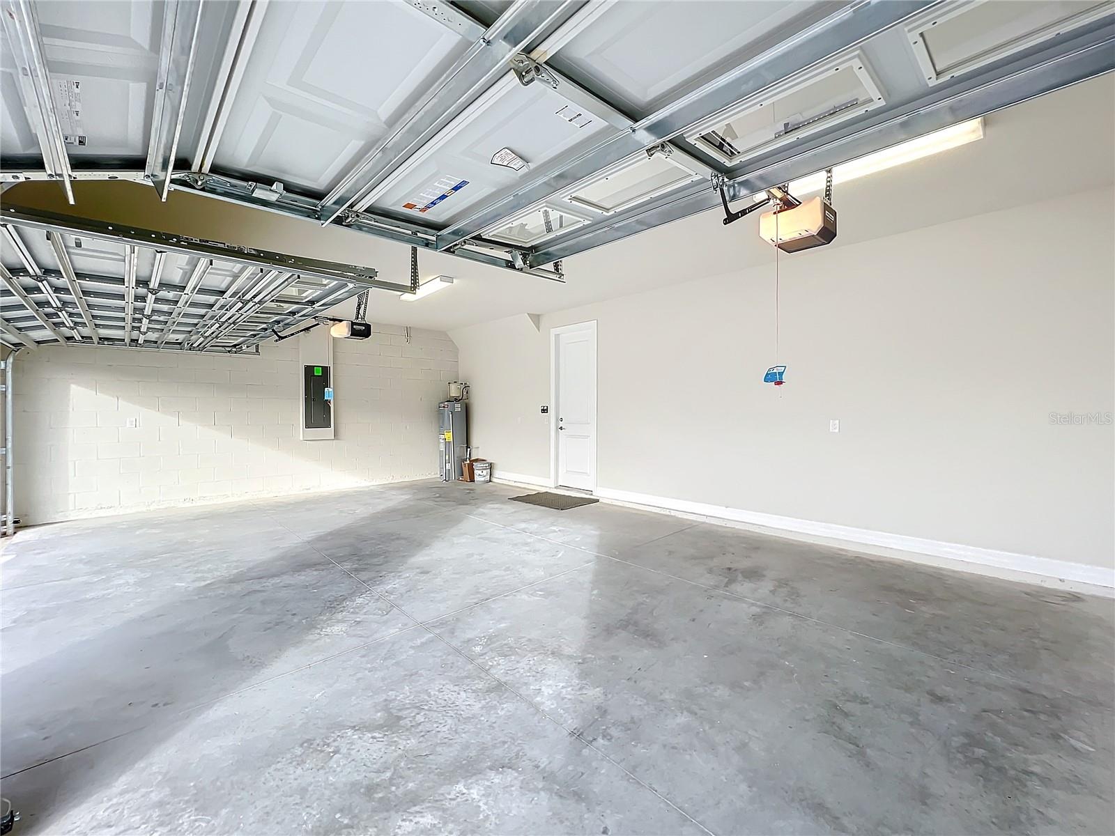 ESTS/LAKEVIEW PRESERVE - Residential Lease