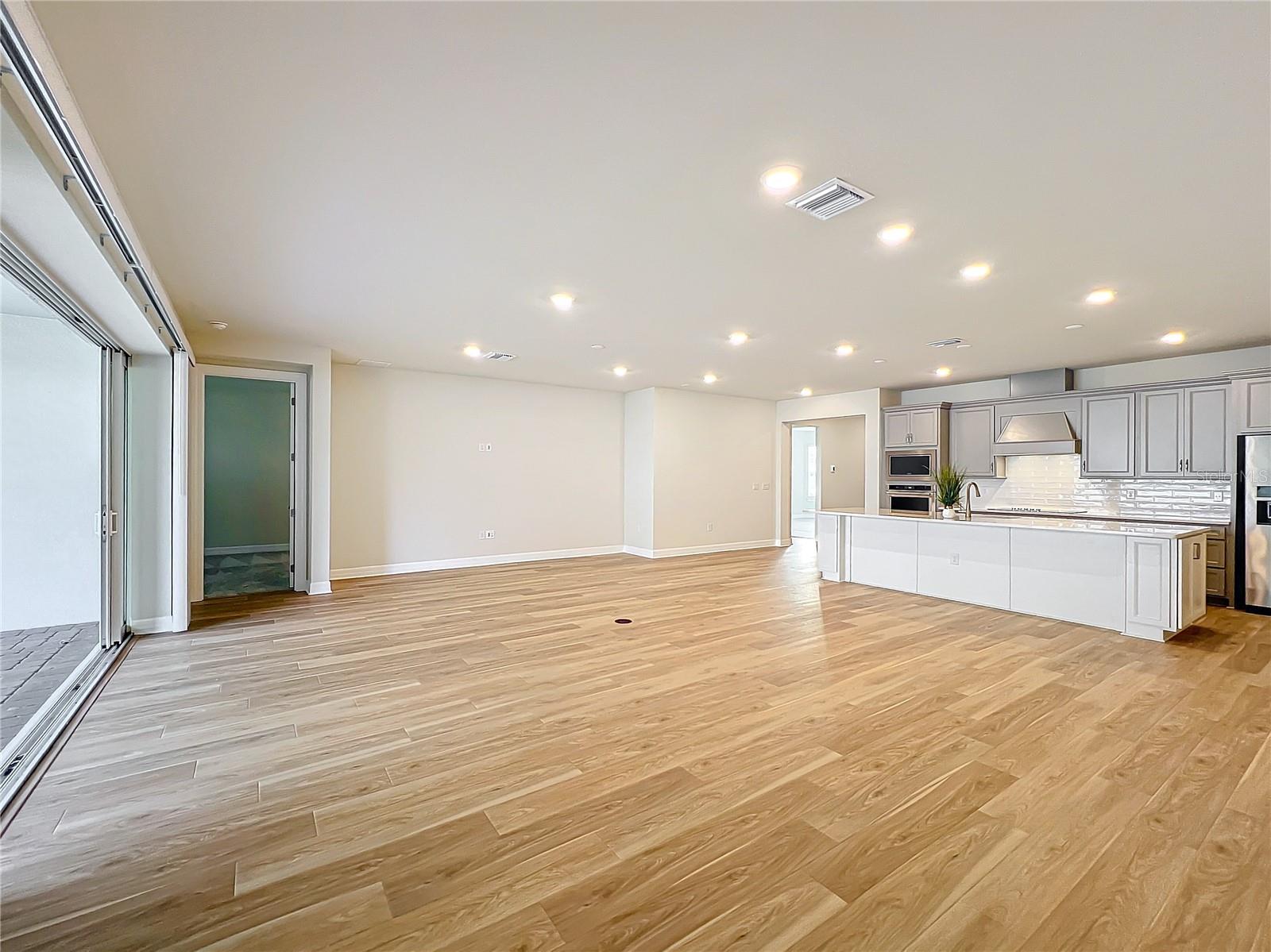 ESTS/LAKEVIEW PRESERVE - Residential Lease