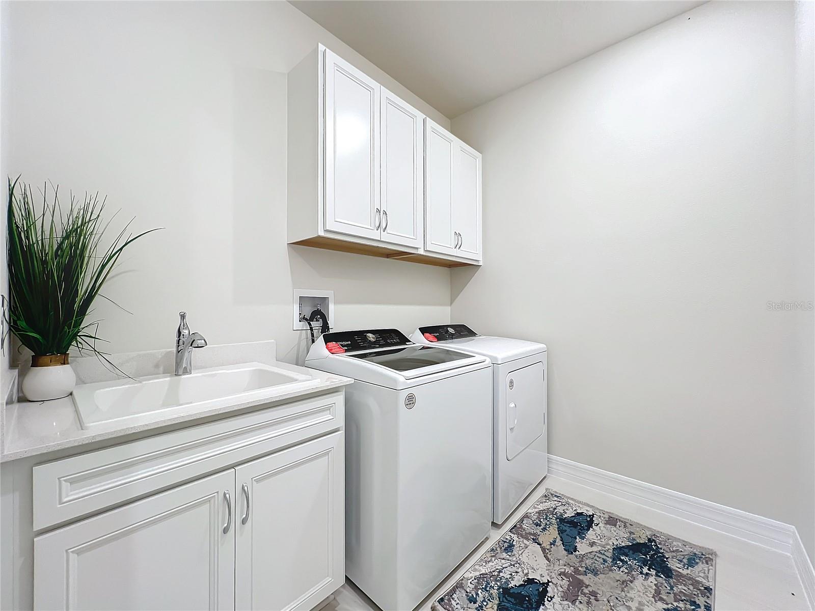 ESTS/LAKEVIEW PRESERVE - Residential Lease