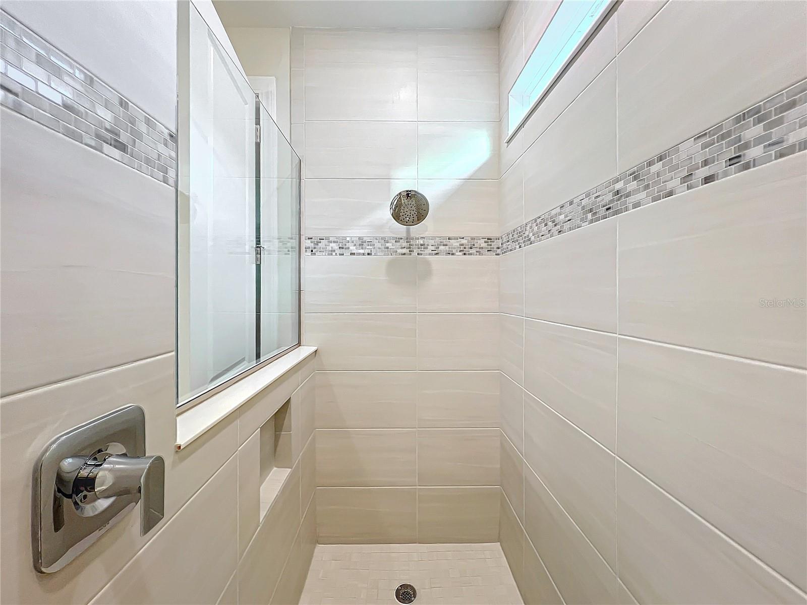 ESTS/LAKEVIEW PRESERVE - Residential Lease