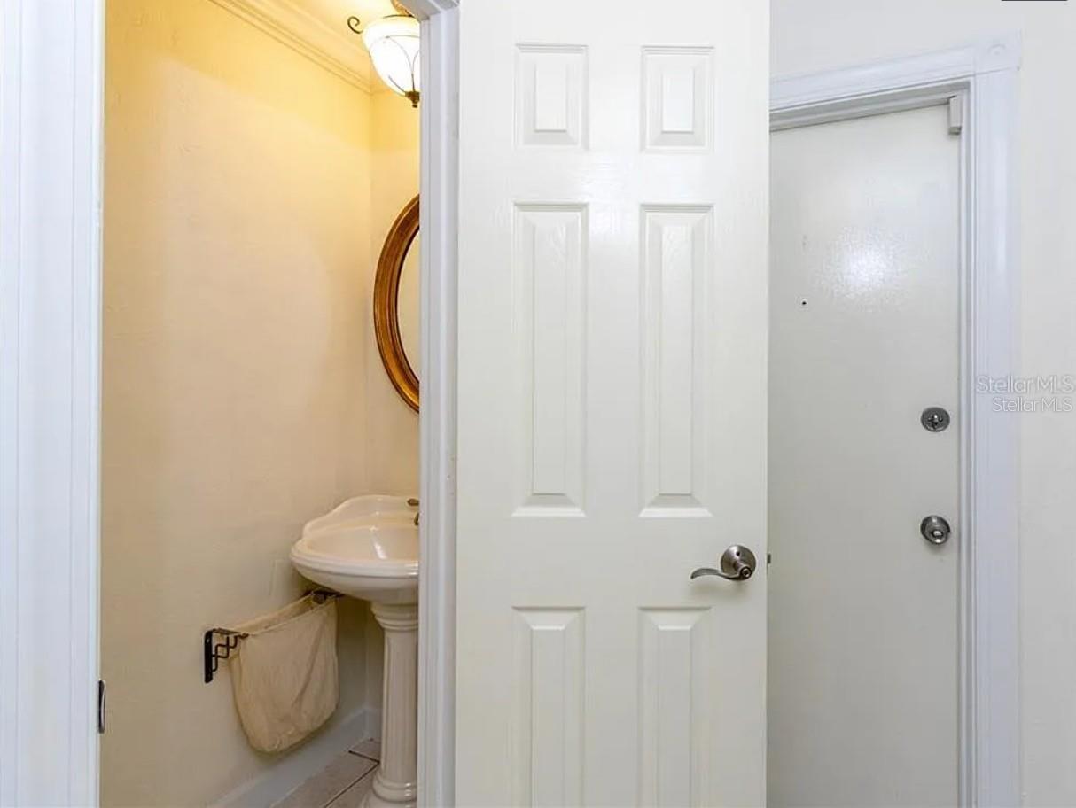 RAMBLEWOOD ACRES - Residential Lease