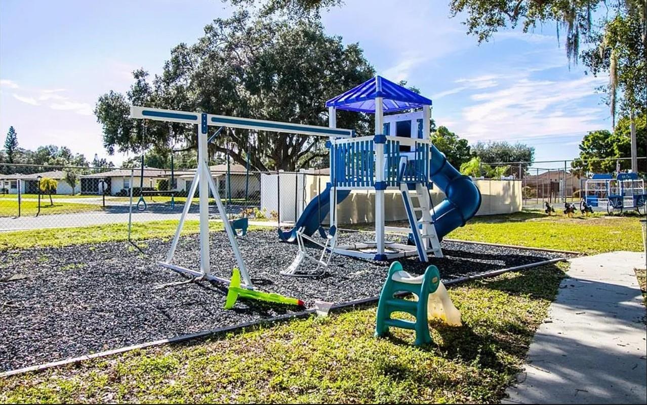 RAMBLEWOOD ACRES - Residential Lease