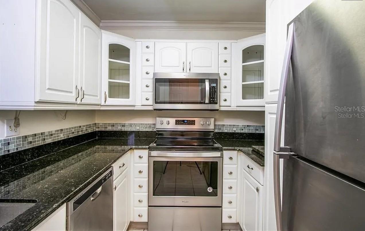 RAMBLEWOOD ACRES - Residential Lease