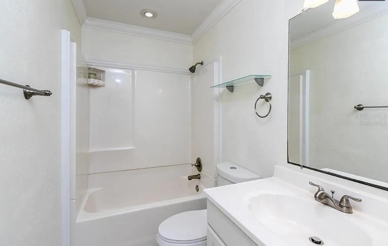 RAMBLEWOOD ACRES - Residential Lease