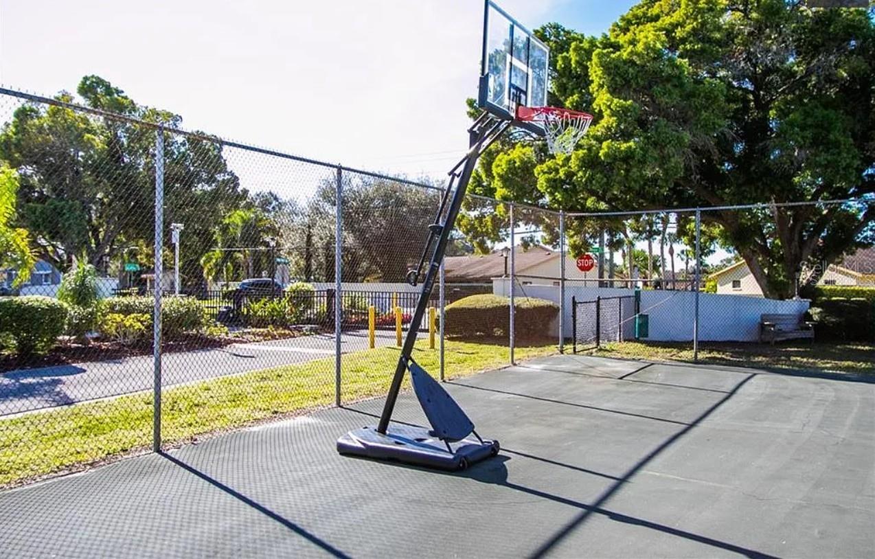 RAMBLEWOOD ACRES - Residential Lease