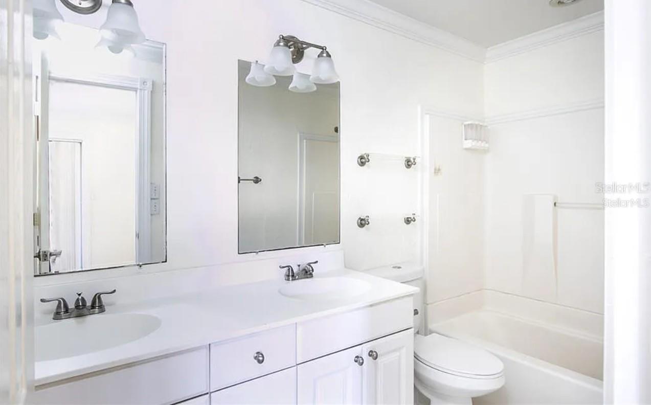 RAMBLEWOOD ACRES - Residential Lease