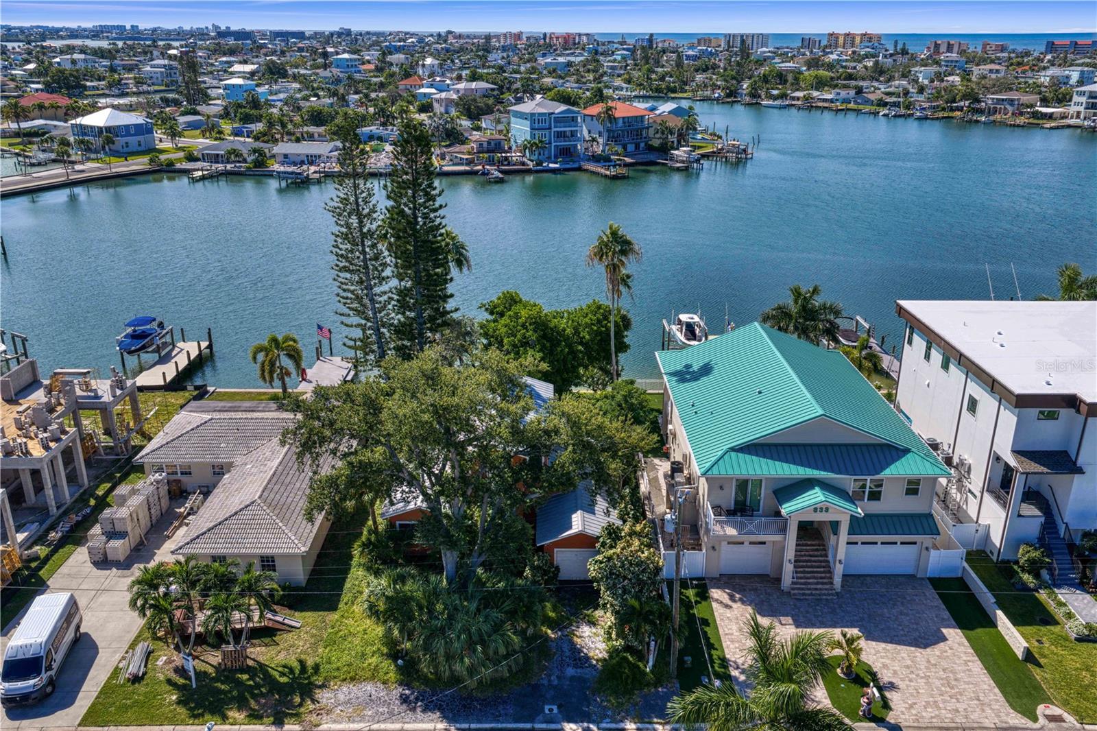 835 BAY POINT DRIVE