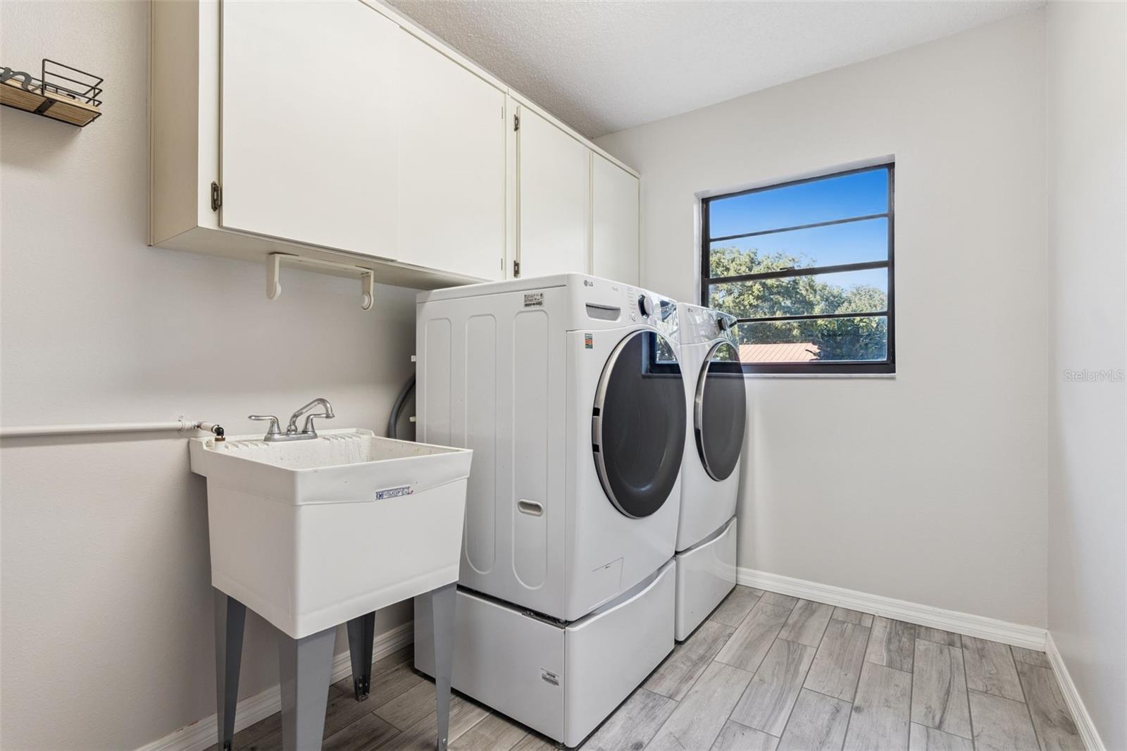 WINDMEADOW FARMS - Residential