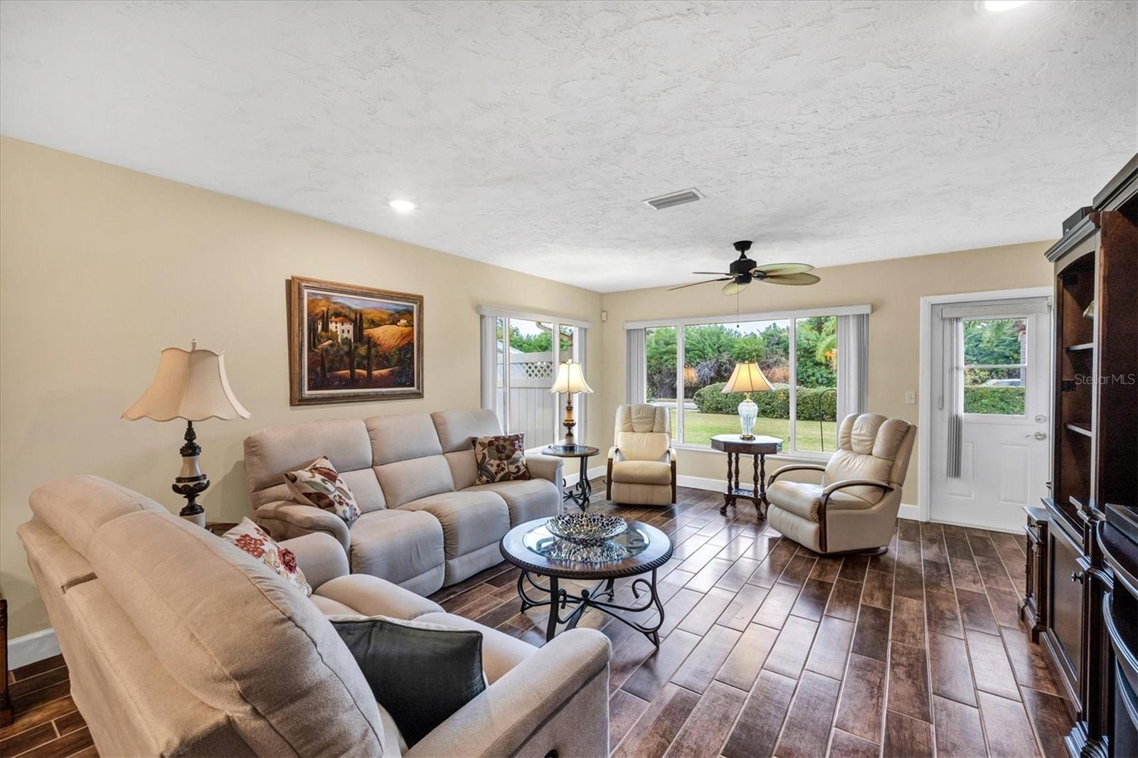 CAMBRIDGE VILLAGE - Residential