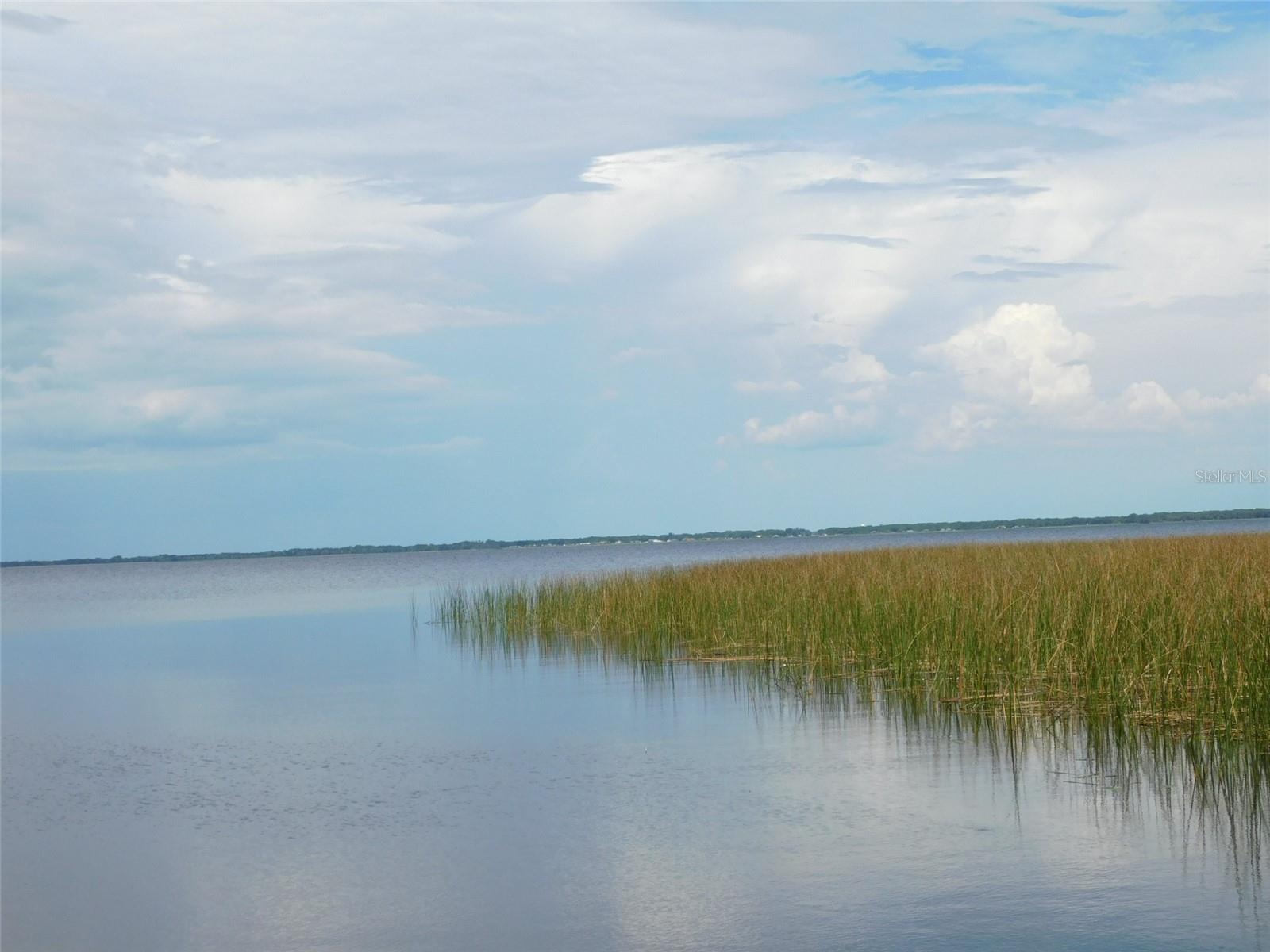 LAKE & HILLS COUNTRY ESTATES - Land