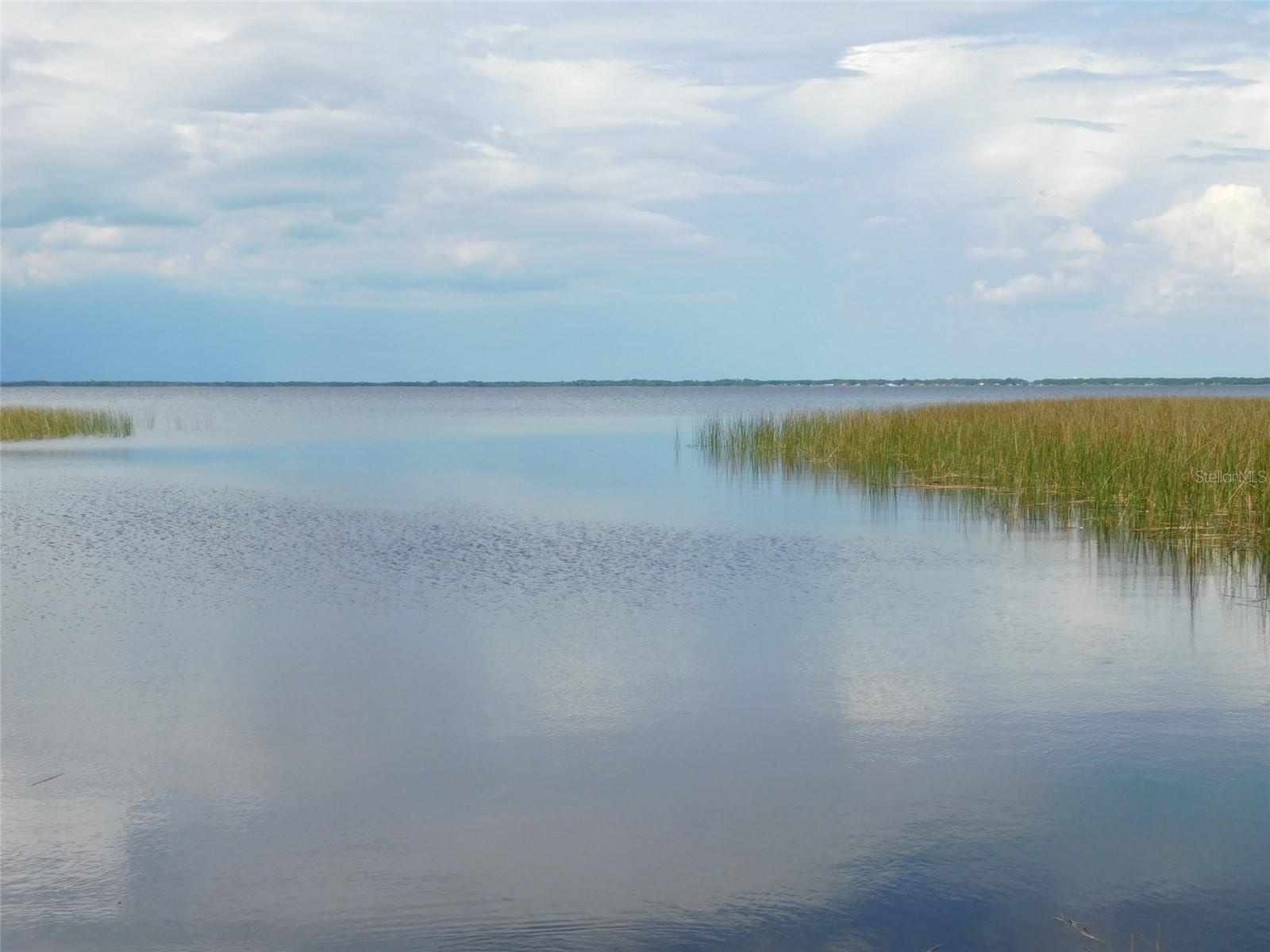 LAKE & HILLS COUNTRY ESTATES - Land