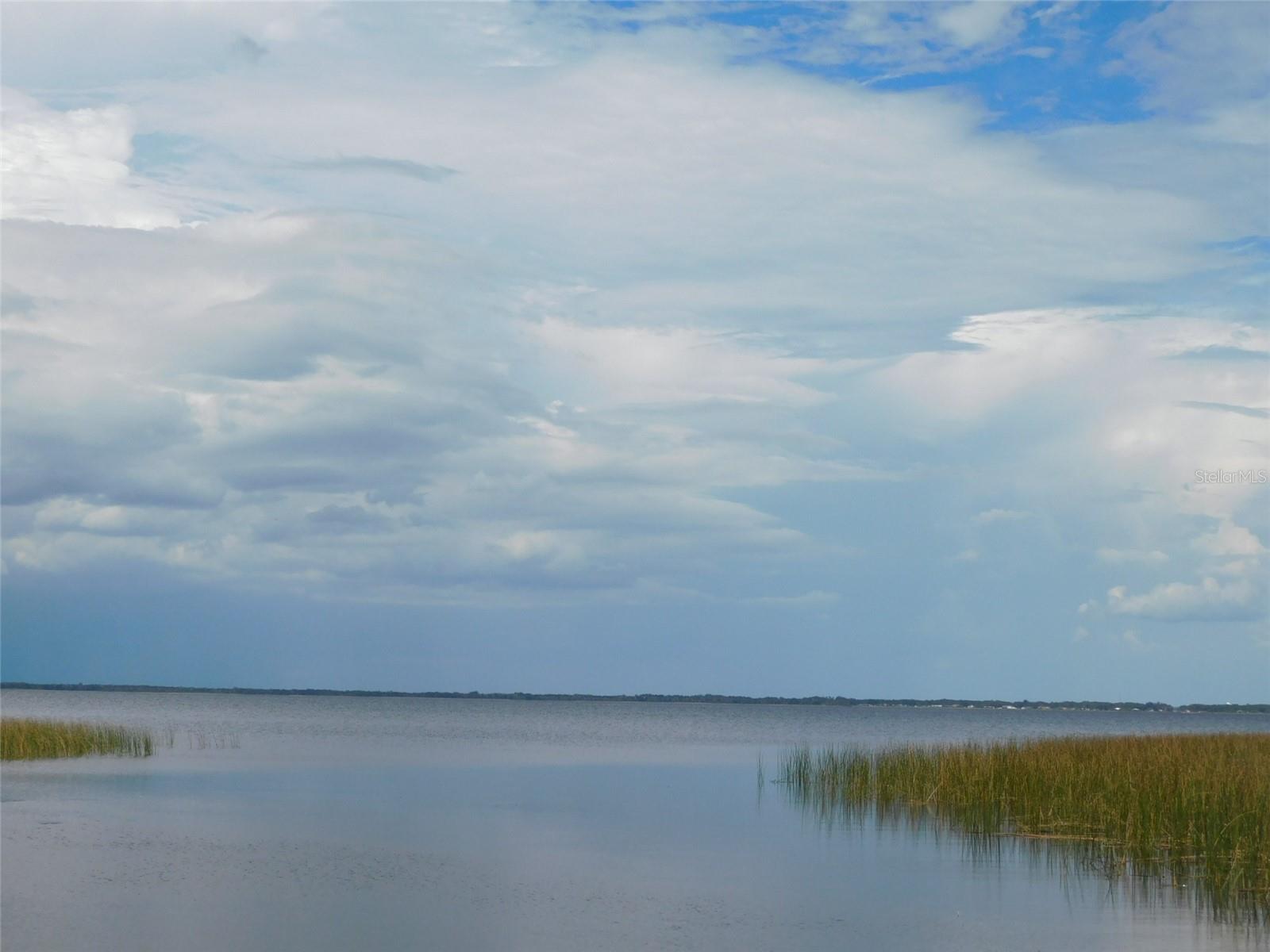 LAKE & HILLS COUNTRY ESTATES - Land