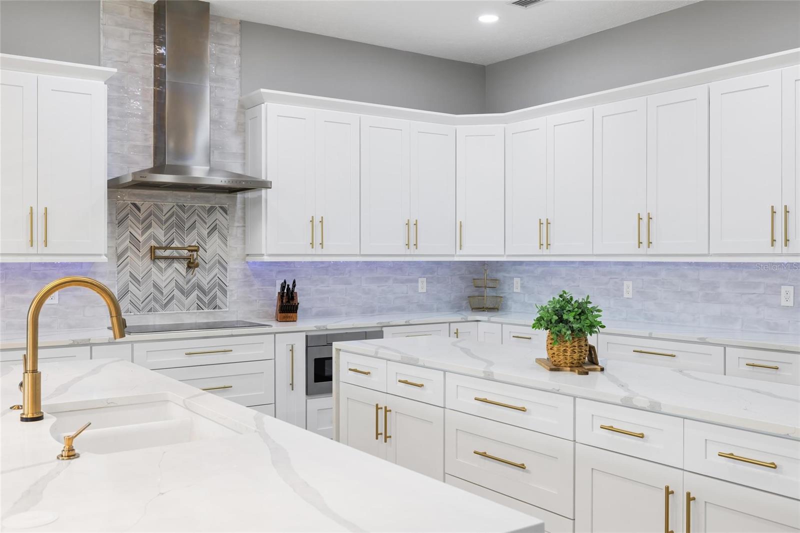 BAYPORT VILLAGE - Residential