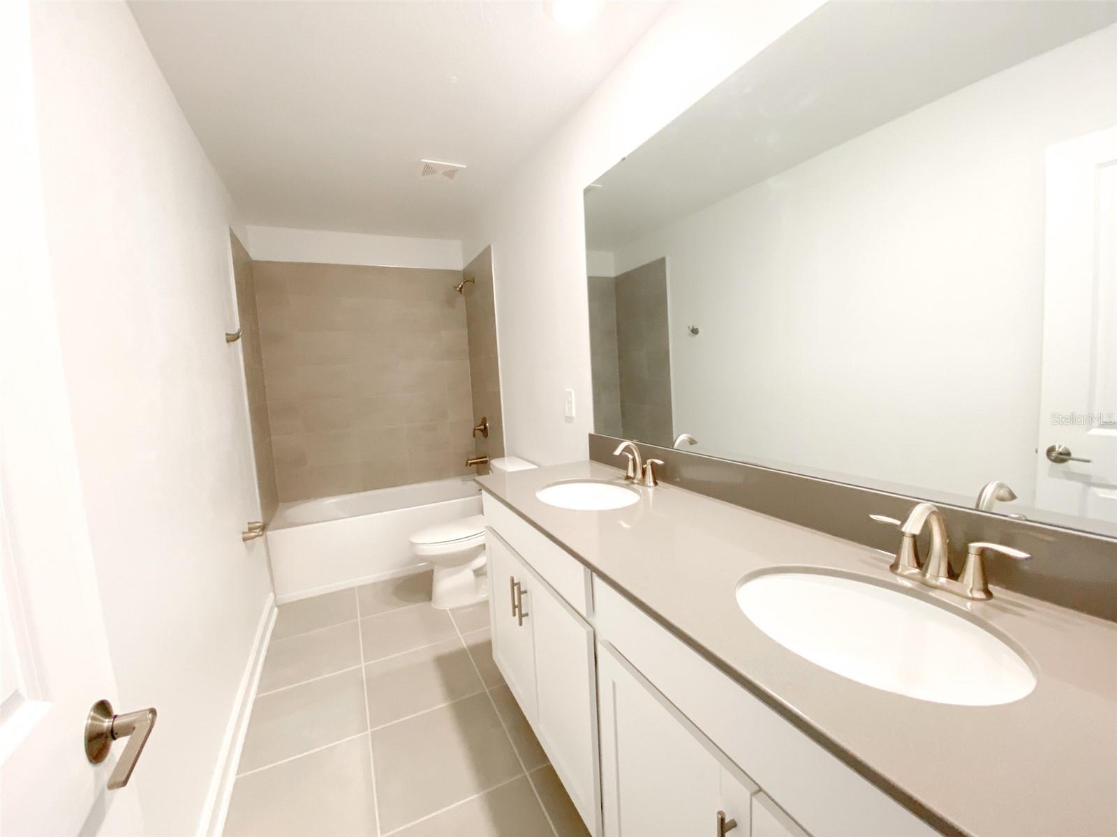 HANOVER LAKES PH 1 - Residential Lease