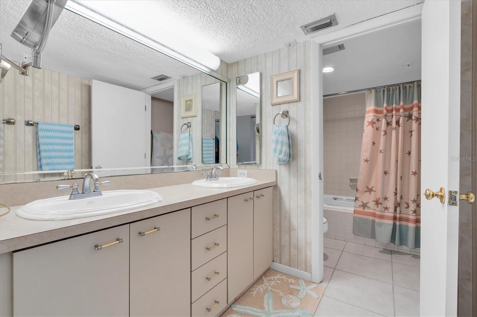 OCEAN SANDS ONE CONDO - Residential Lease