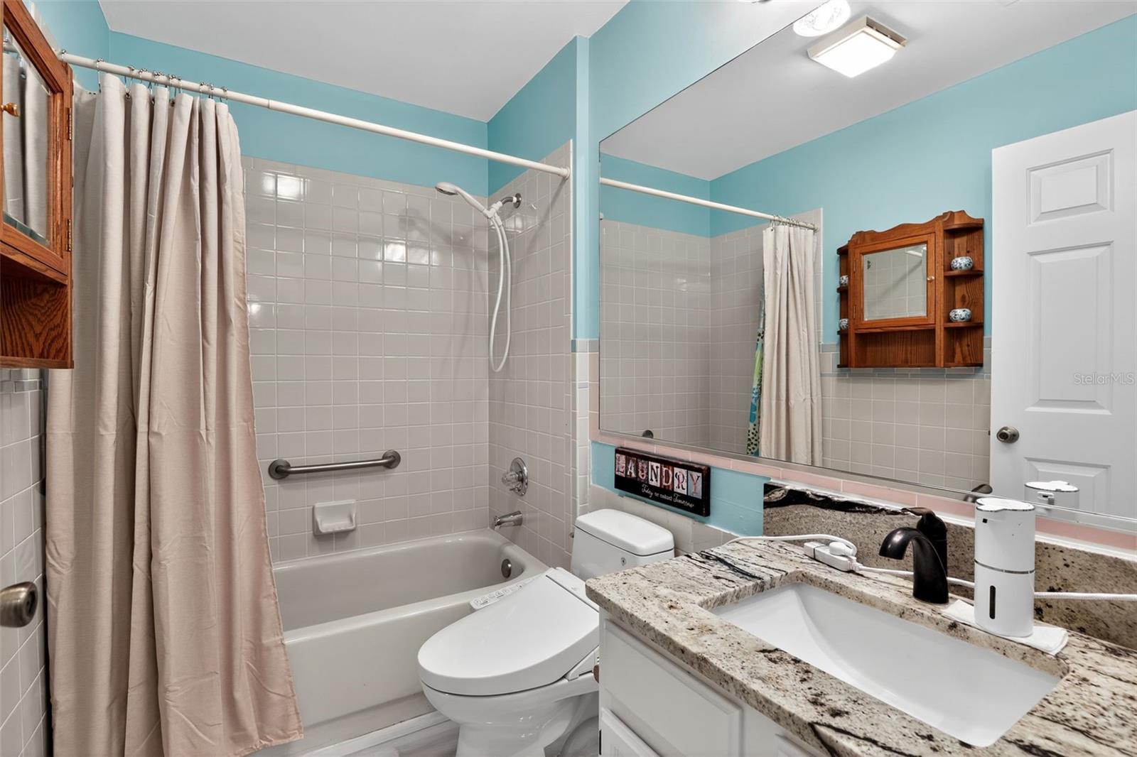 LADY LAKE ORANGE BLOSSOM GARDENS UNIT 18 - Residential