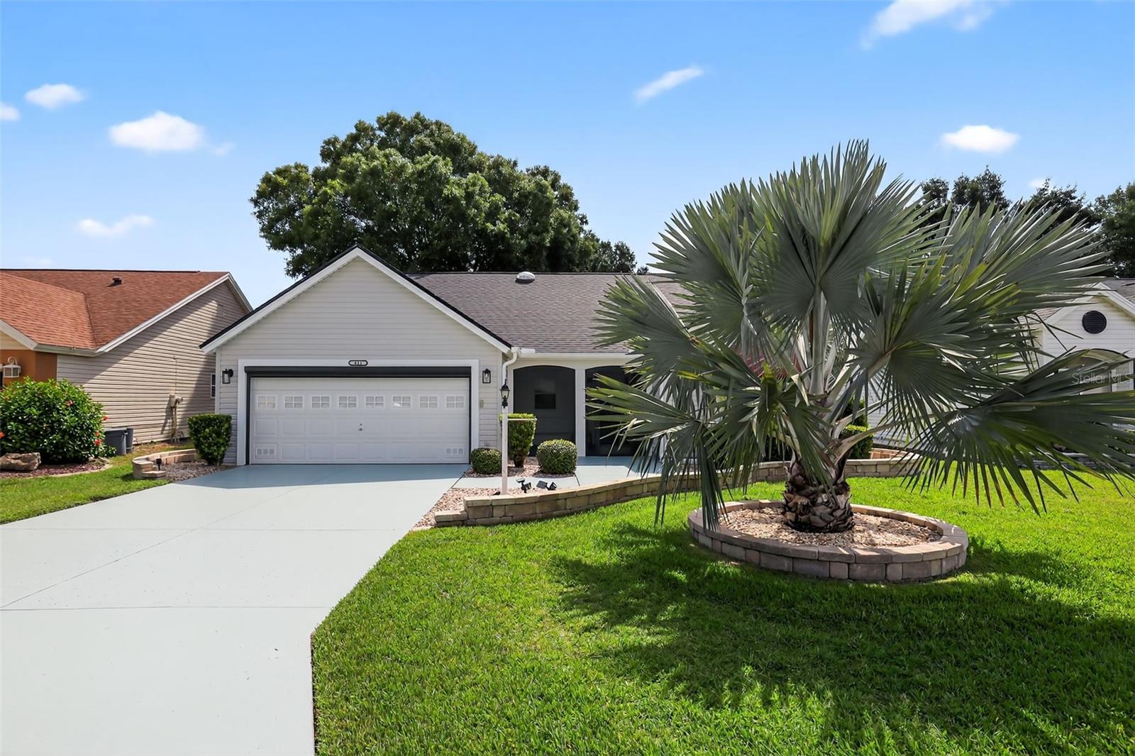 LADY LAKE ORANGE BLOSSOM GARDENS UNIT 18 - Residential