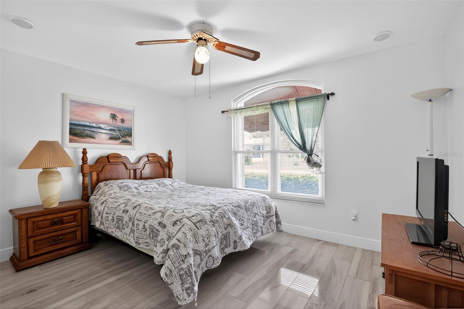 LADY LAKE ORANGE BLOSSOM GARDENS UNIT 18 - Residential