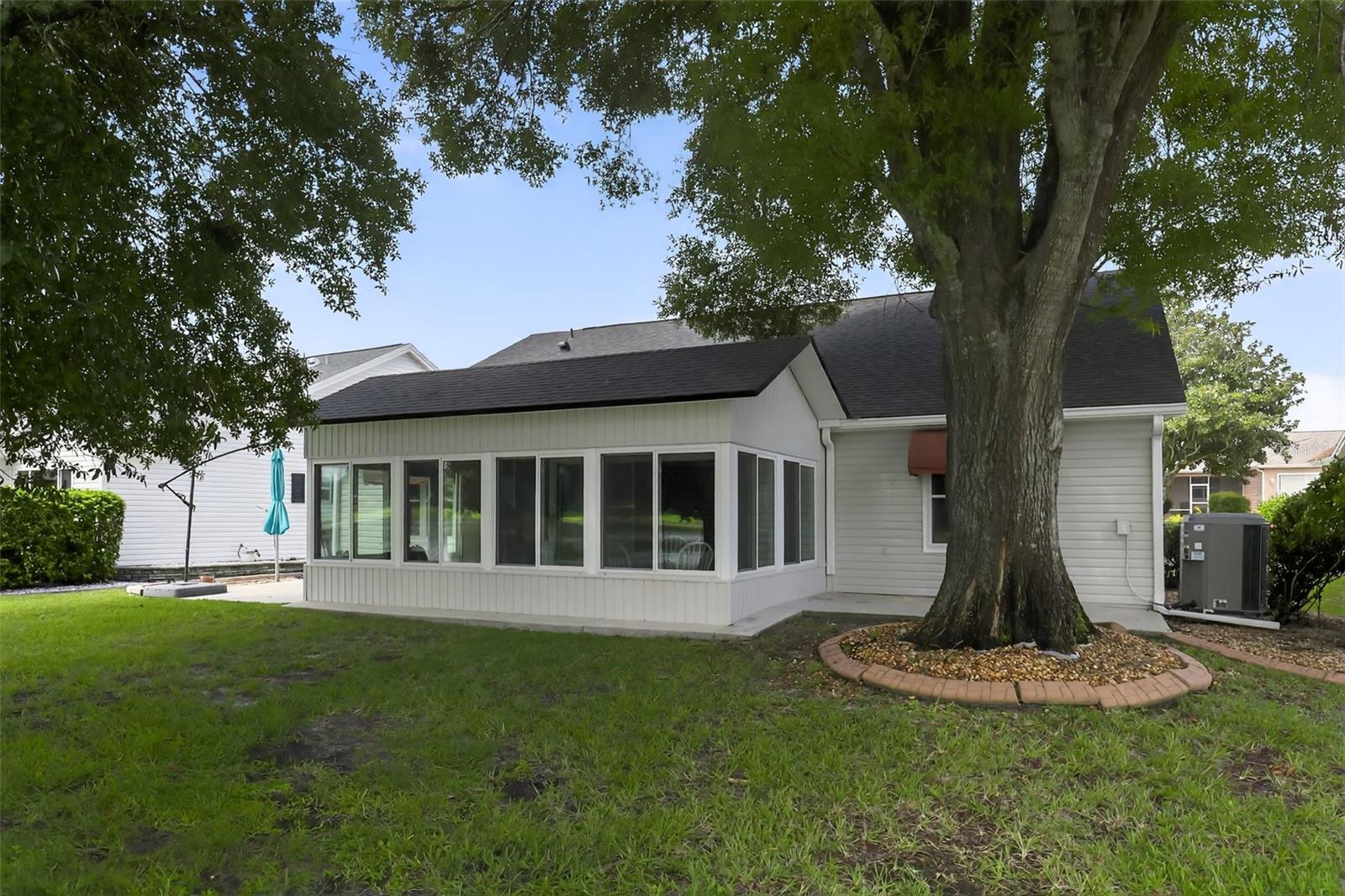 LADY LAKE ORANGE BLOSSOM GARDENS UNIT 18 - Residential