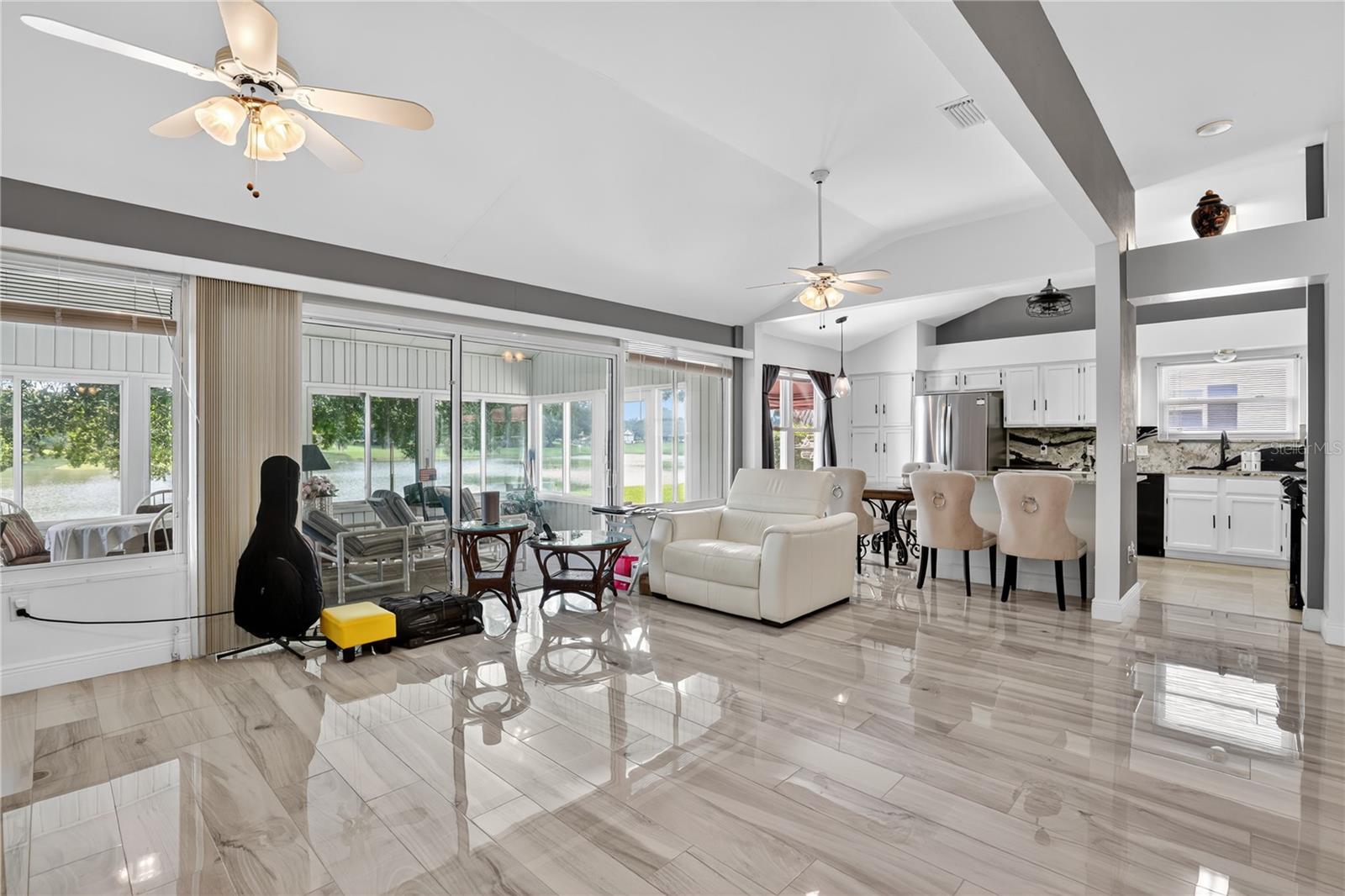 LADY LAKE ORANGE BLOSSOM GARDENS UNIT 18 - Residential