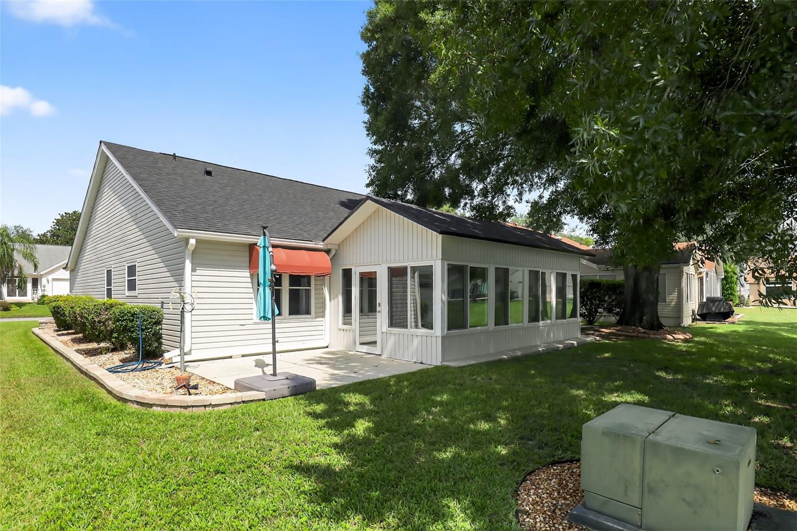 LADY LAKE ORANGE BLOSSOM GARDENS UNIT 18 - Residential