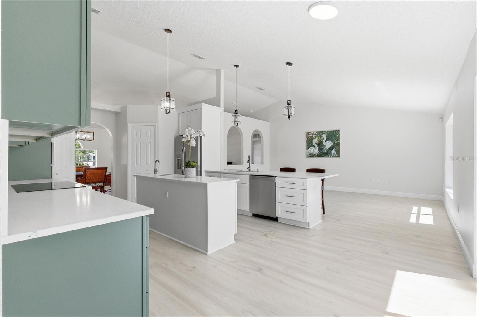 ROYAL HIGHLANDS - Residential