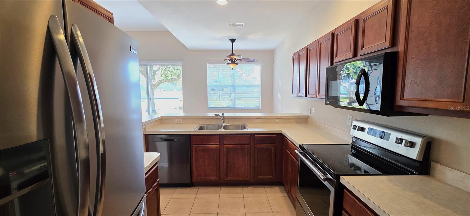 SUNCOAST LAKES PH 01 - Residential