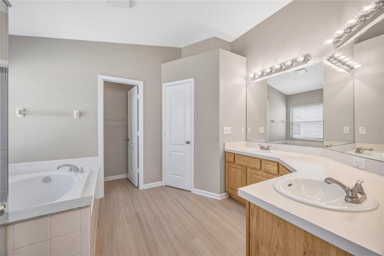 PALM COVE PH 1B - Residential