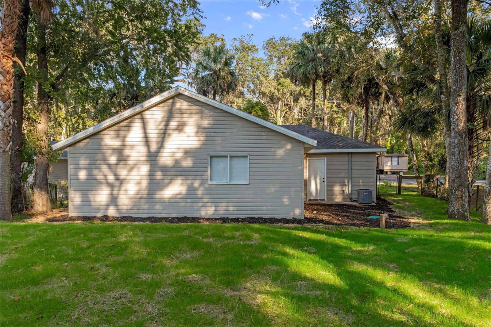 PANACOOCHEE RETREATS - Residential