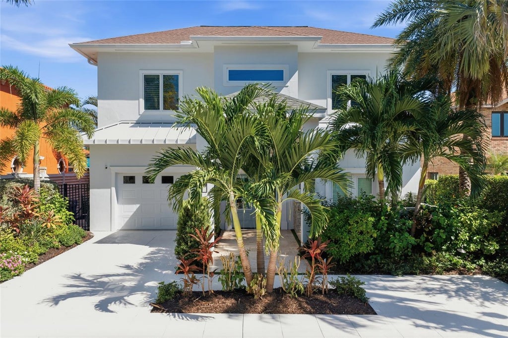 Photo of 1519 Riverview Lane, Bradenton, FL 34209 (MLS # A4710348)