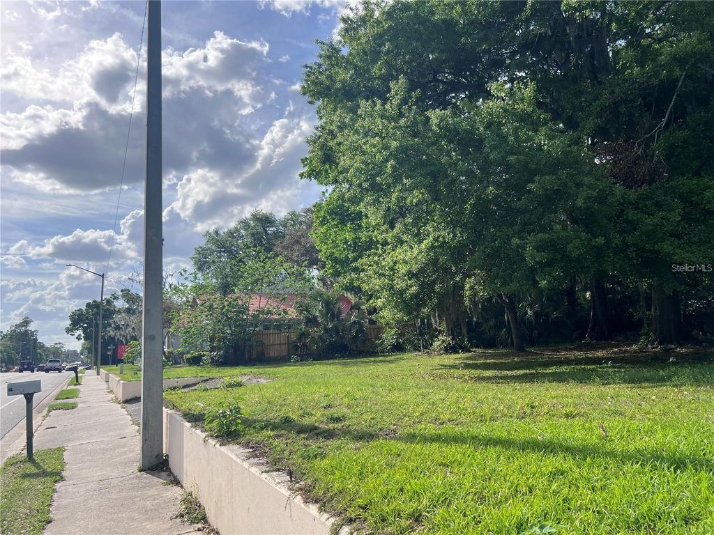 Photo of 1110 NW 39th Avenue, Gainesville, FL 32609 (MLS # GC534584)