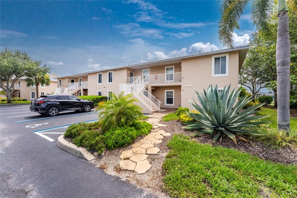9500 FIDDLERS GREEN CIR UNIT 101, ROTONDA WEST, FL 33947 - Image 84ef082d7d08086ab9a67f64bec2f02b/884992480