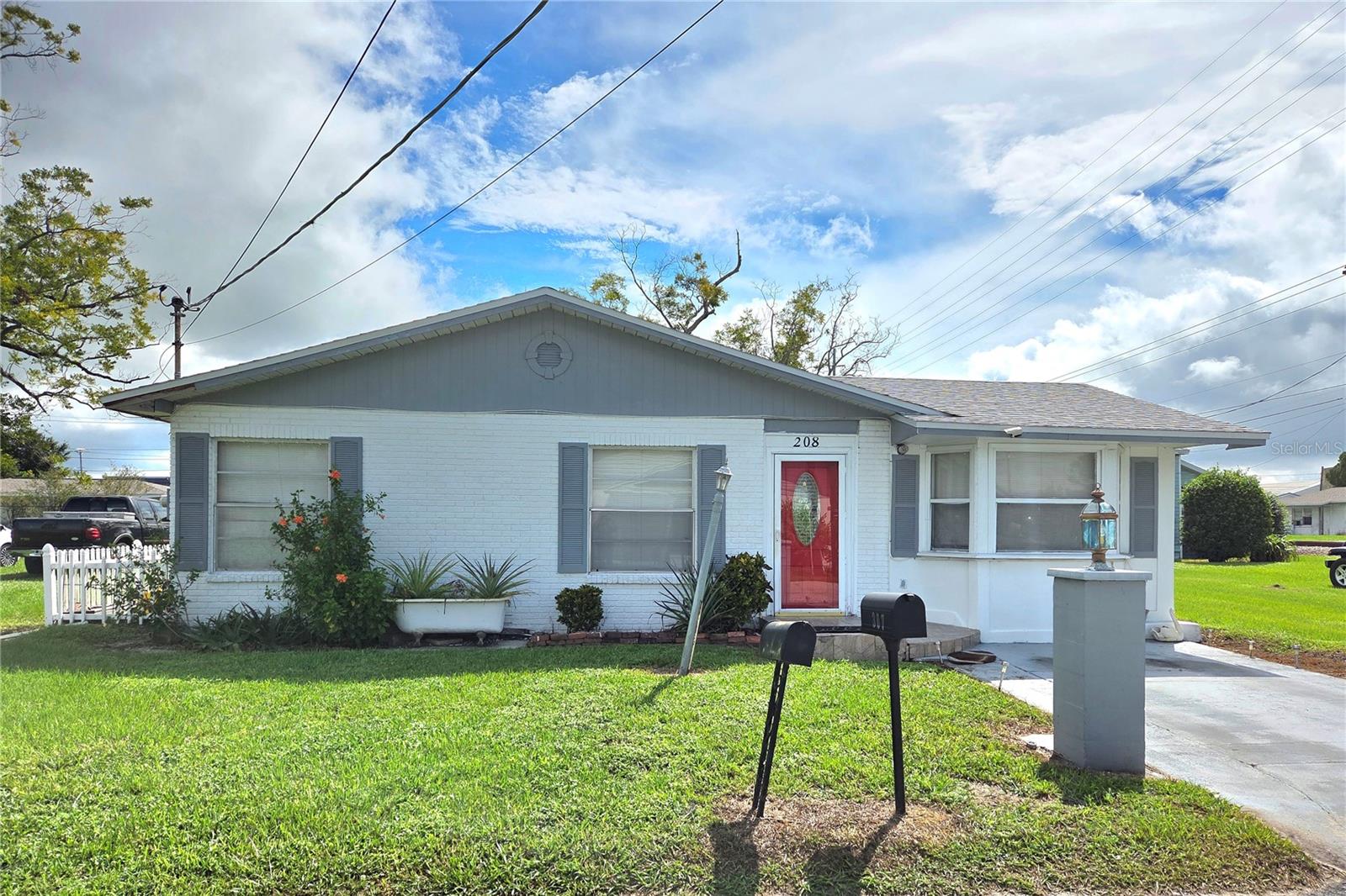 USDA eligible property for qualified buyers with ZERO down! NO HOA and NO community fees! This adorable 3 bedroom, 2 full bath, great room, family room and formal dinning room is a must see. The home feature a BRAND NEW ROOF, BRAND NEW AC, BRAND NEW appliances and NEW Carpet. The updated kitchen offers tile, updated cabinets, granite counter tops, stainless steel appliance, double sink, and bay window. The master bathroom offers an updated walk-in shower, beautiful wall tile with decorative LISTELLO strips, and updated cabinets with granite counter tops. This property sits in an ideal location for those who is looking to be near all the amenities that Mulberry and South Lakeland feature.