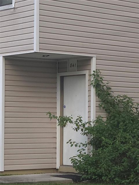 Photo of 841 SW 60th Terrace, Gainesville, FL 32607 (MLS # GC534500)