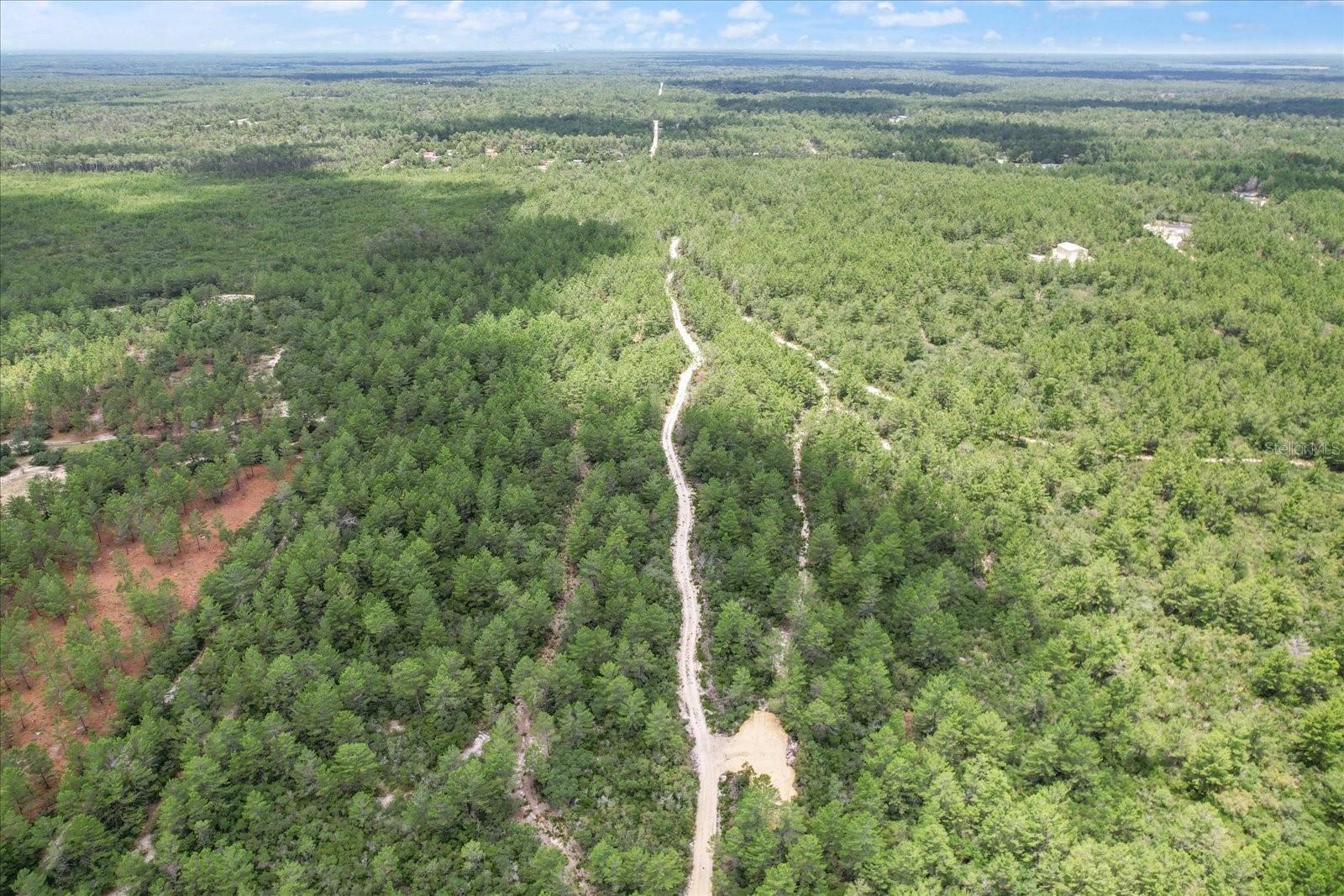 8572 N LINDHURST CIRCLE