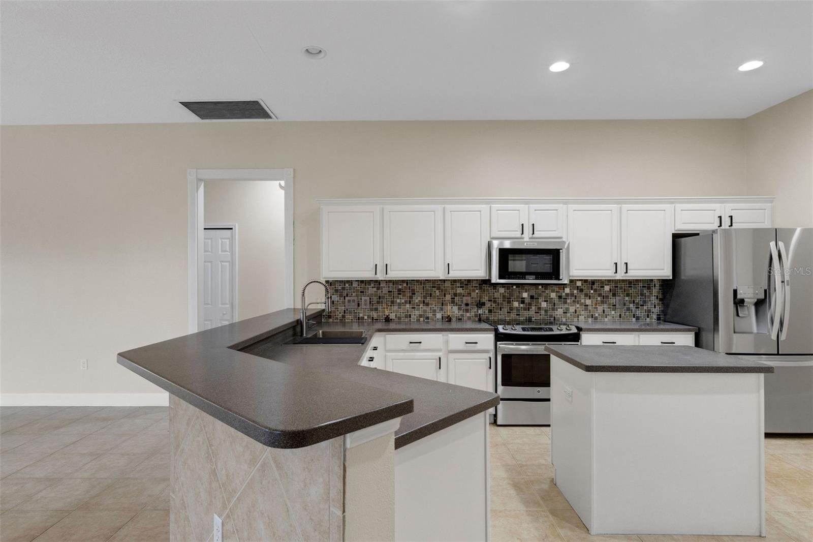 RIVERWALK VILLAGE CYPRESS BANKS SP EPB34/105 - Residential Lease