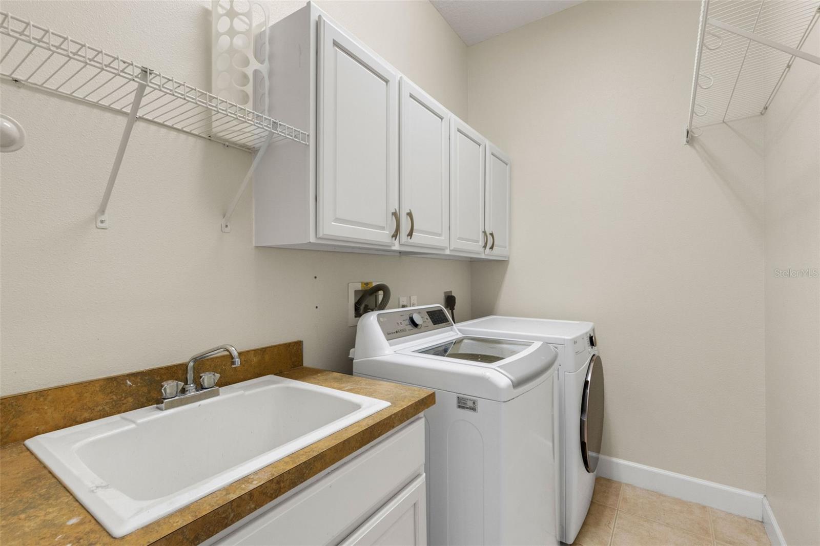 RIVERWALK VILLAGE CYPRESS BANKS SP EPB34/105 - Residential Lease