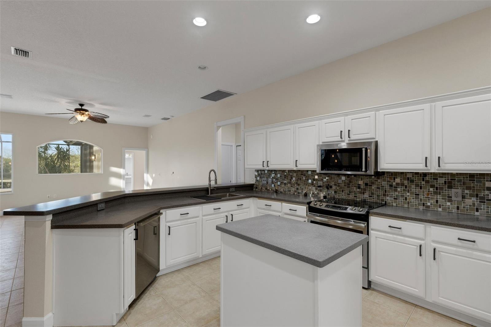 RIVERWALK VILLAGE CYPRESS BANKS SP EPB34/105 - Residential Lease