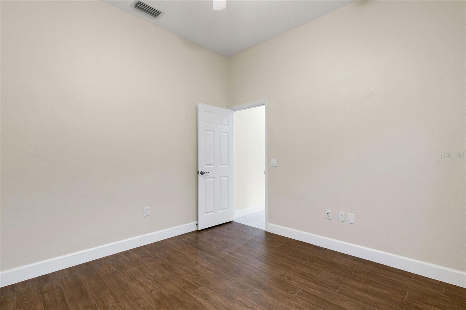 RIVERWALK VILLAGE CYPRESS BANKS SP EPB34/105 - Residential Lease