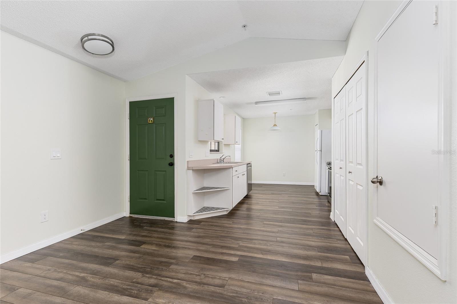 520 VIA VERONA LANE 202