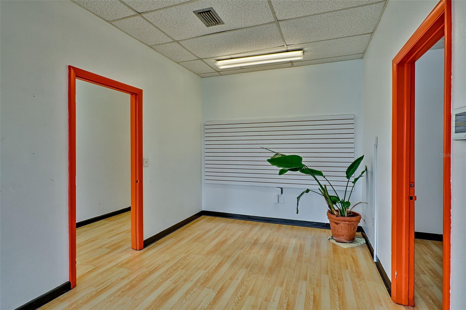 GAINESVILLE INDUST PARK - Commercial Lease