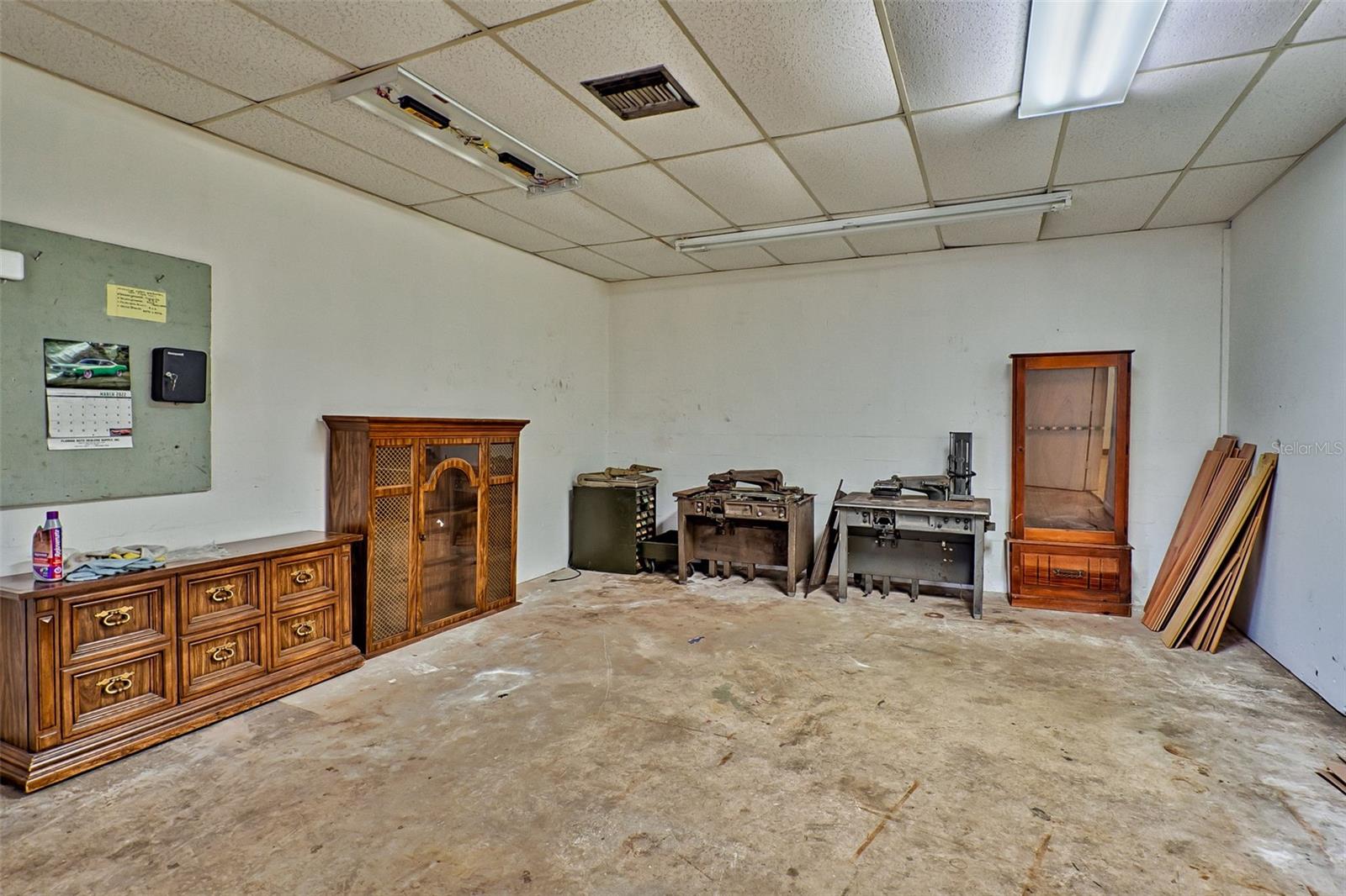 GAINESVILLE INDUST PARK - Commercial Lease