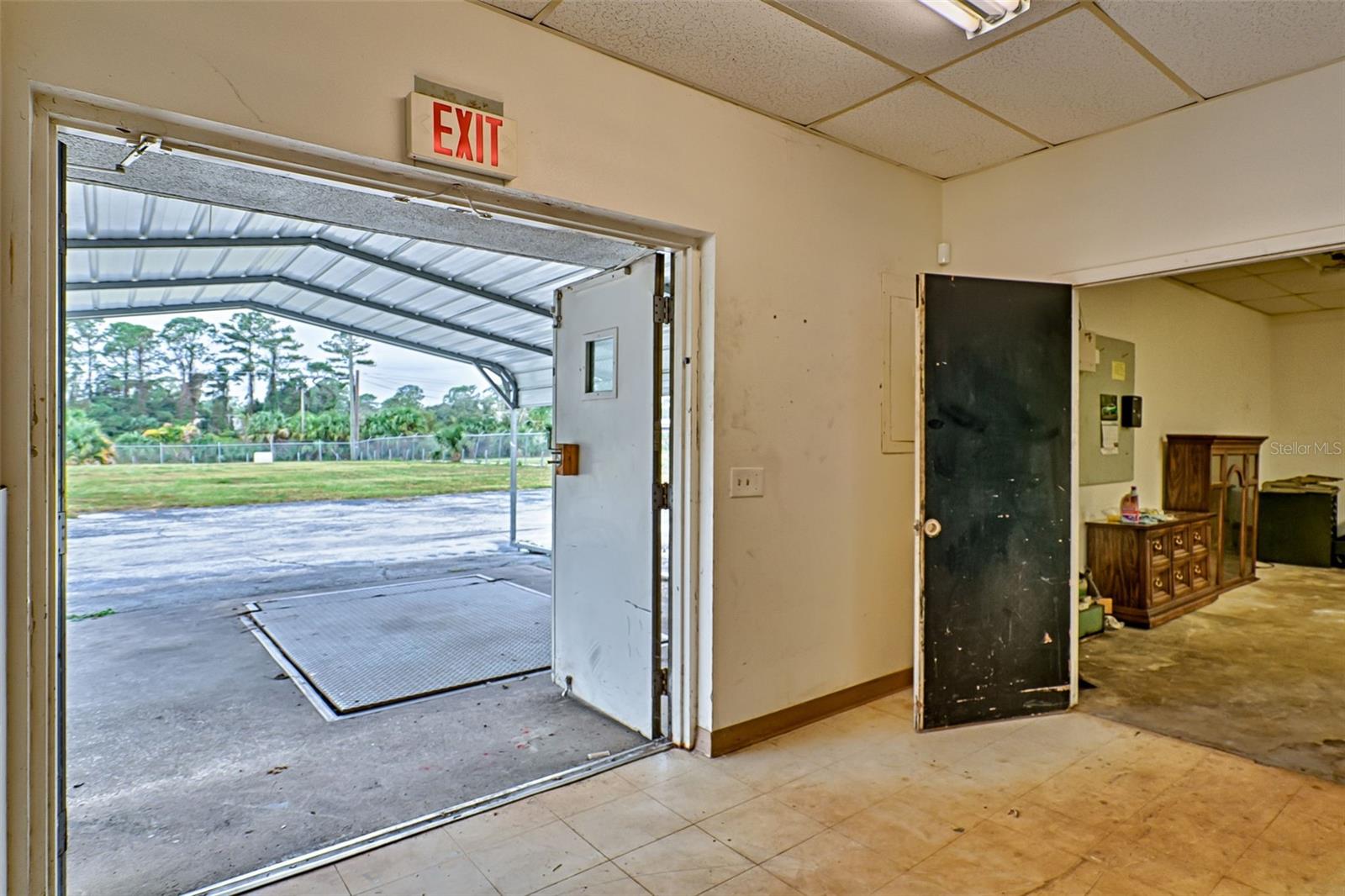 GAINESVILLE INDUST PARK - Commercial Lease