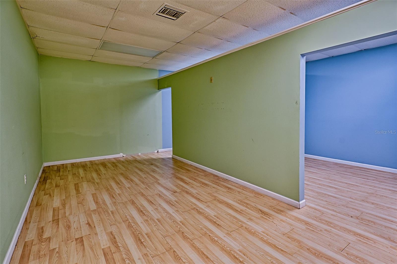 GAINESVILLE INDUST PARK - Commercial Lease