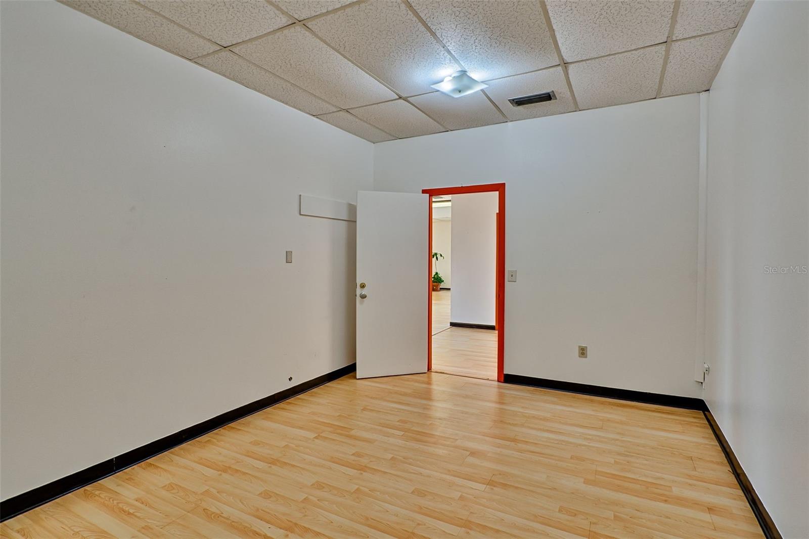 GAINESVILLE INDUST PARK - Commercial Lease